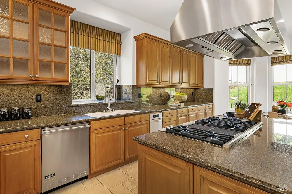 128 Stonetree Lane Novato, CA 94945