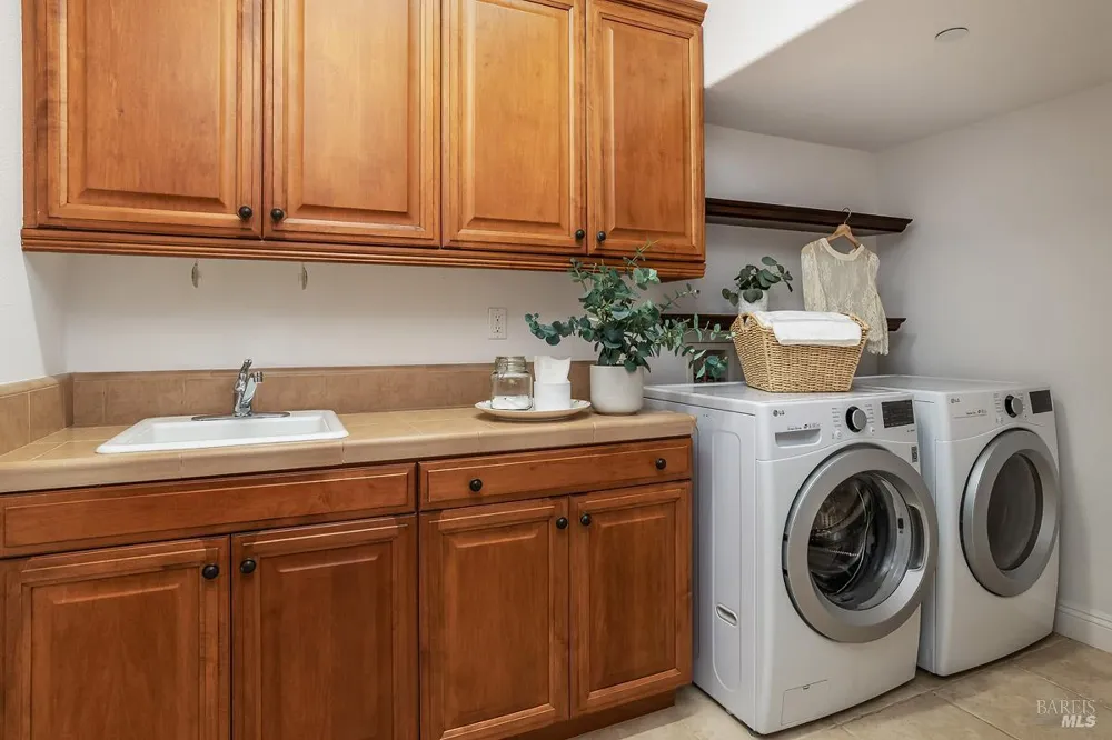 128 Stonetree Lane Novato, CA 94945