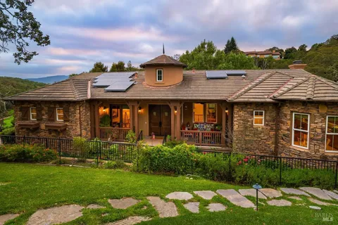128 Stonetree Lane