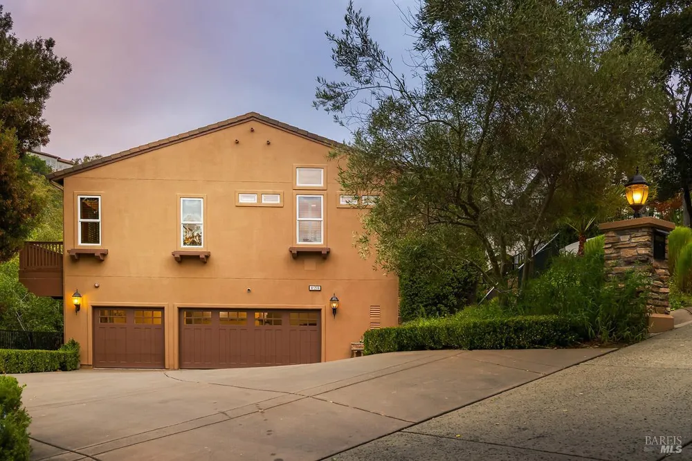 128 Stonetree Lane Novato, CA 94945