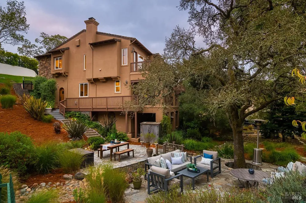 128 Stonetree Lane Novato, CA 94945