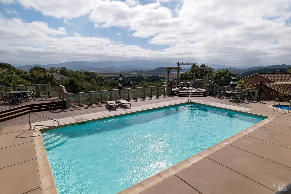 128 Stonetree Lane Novato, CA 94945