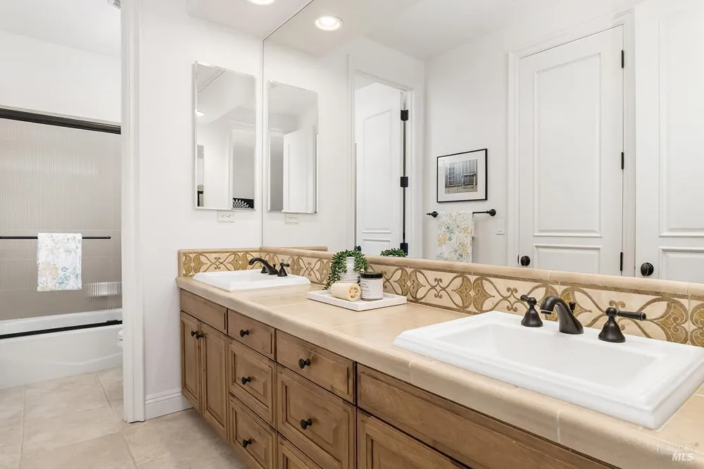 128 Stonetree Lane Novato, CA 94945