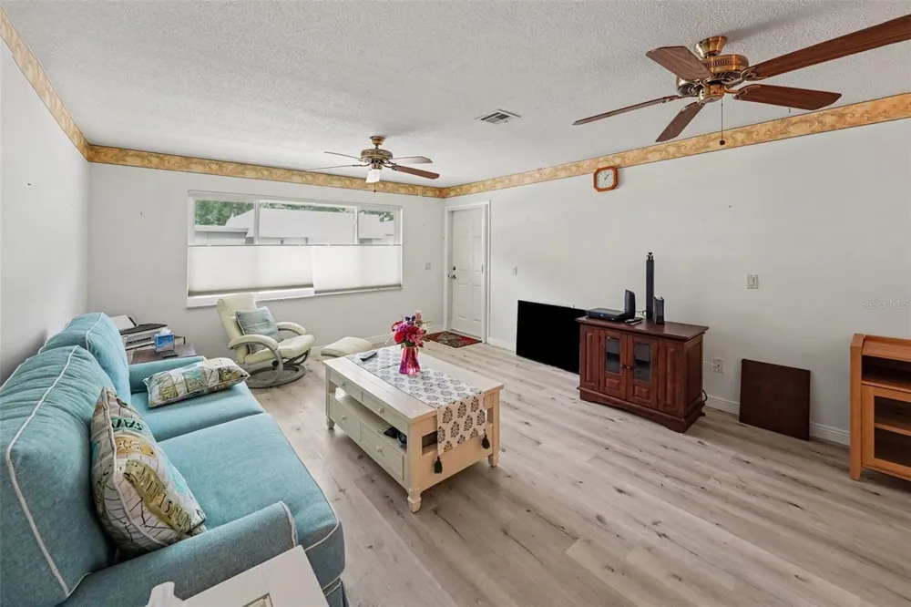 6880 LAFAYETTE #8 Pinellas Park, FL 33781