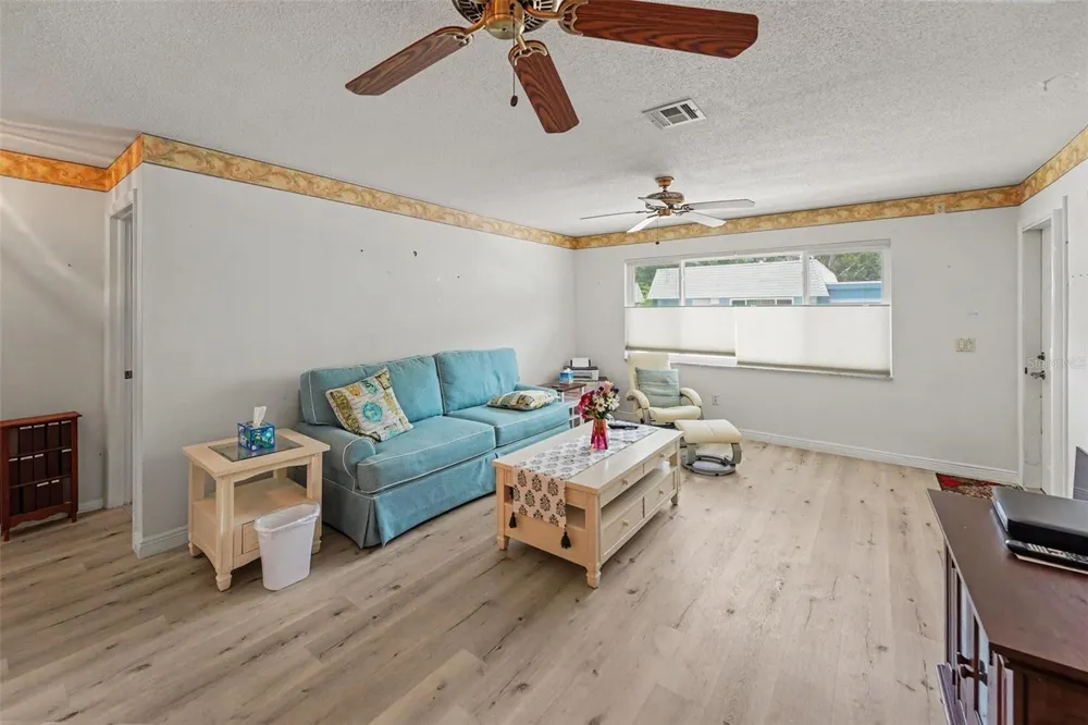 6880 LAFAYETTE #8 Pinellas Park, FL 33781