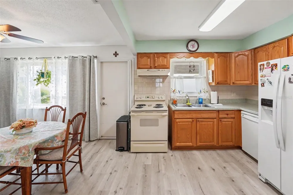 6880 LAFAYETTE #8 Pinellas Park, FL 33781