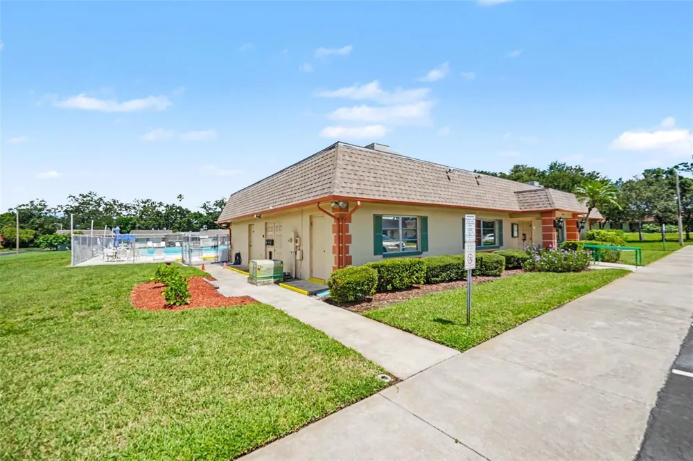 6880 LAFAYETTE #8 Pinellas Park, FL 33781