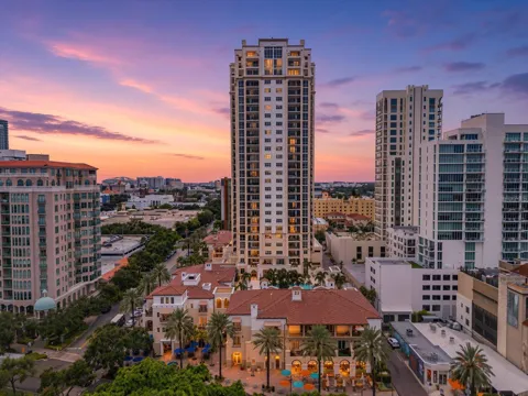 300 BEACH DRIVE NE #2604