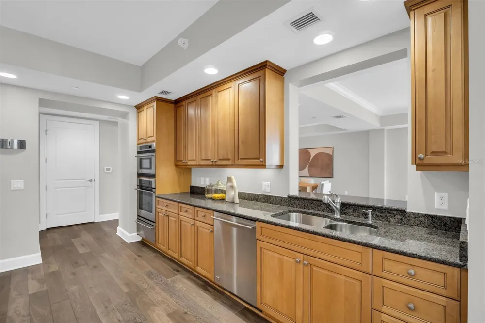 300 BEACH DRIVE NE #2604 St Petersburg, FL 33701