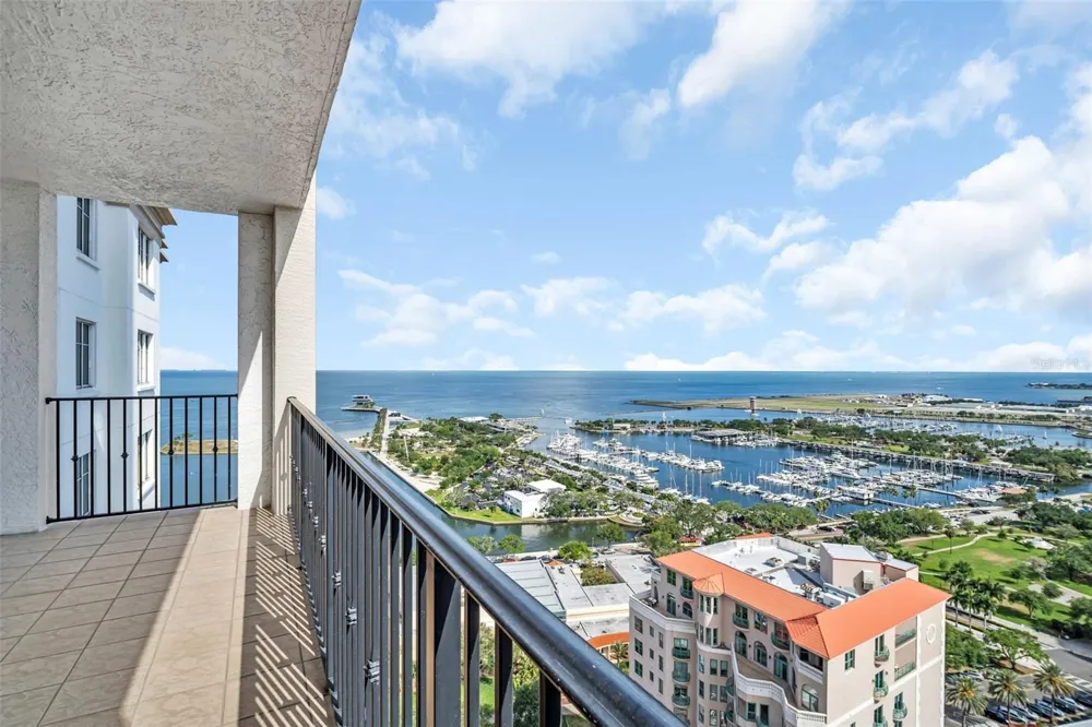 300 BEACH DRIVE NE #2604 St Petersburg, FL 33701