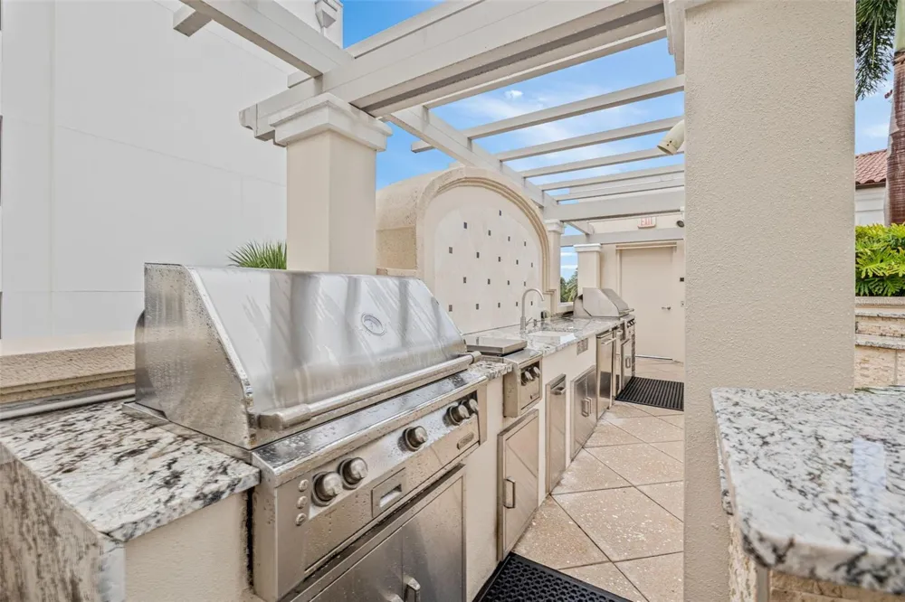 300 BEACH DRIVE NE #2604 St Petersburg, FL 33701