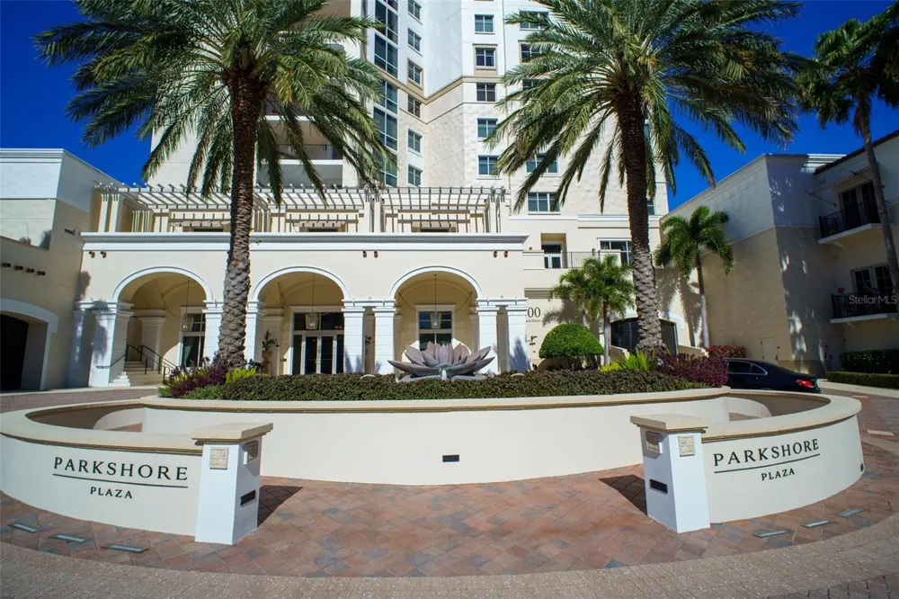 300 BEACH DRIVE NE #2604 St Petersburg, FL 33701