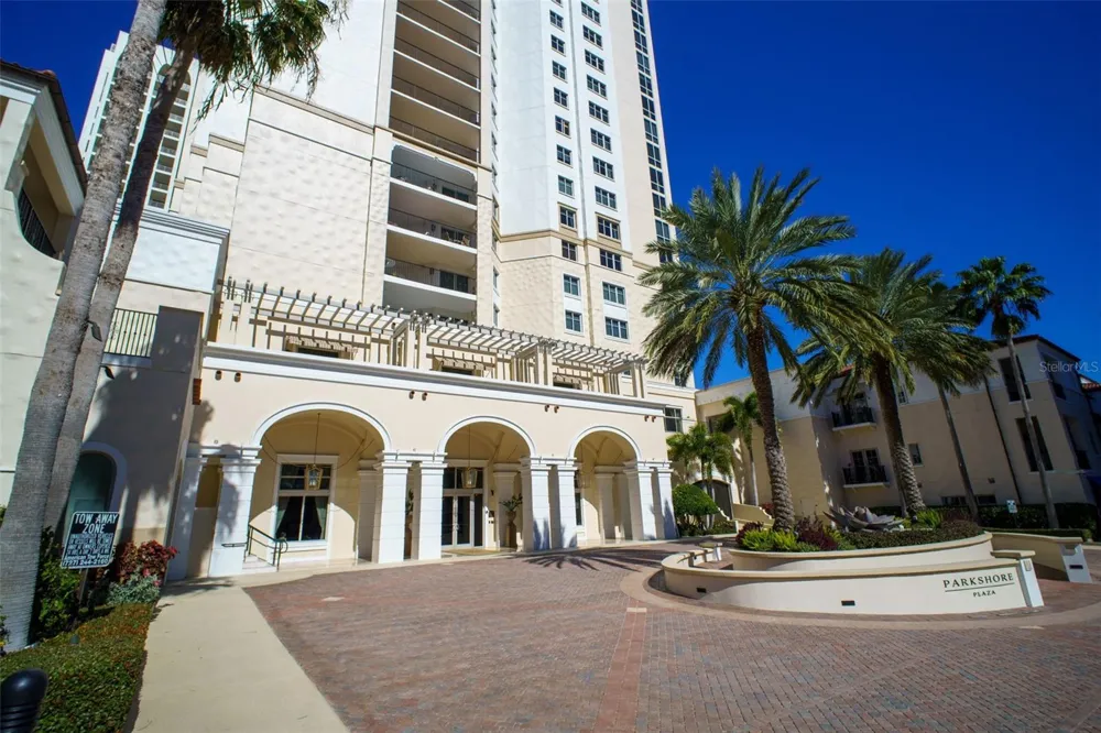 300 BEACH DRIVE NE #2604 St Petersburg, FL 33701