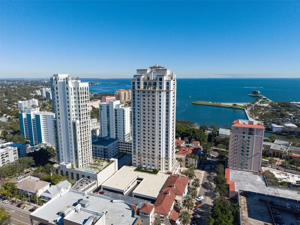 300 BEACH DRIVE NE #2604 St Petersburg, FL 33701