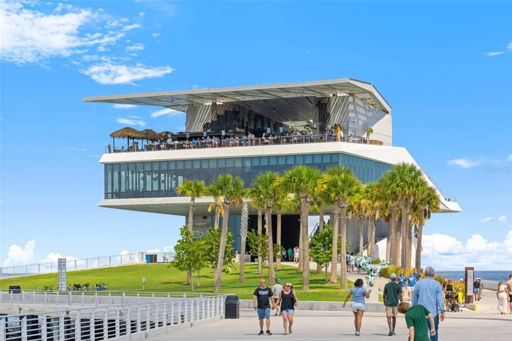 300 BEACH DRIVE NE #2604 St Petersburg, FL 33701