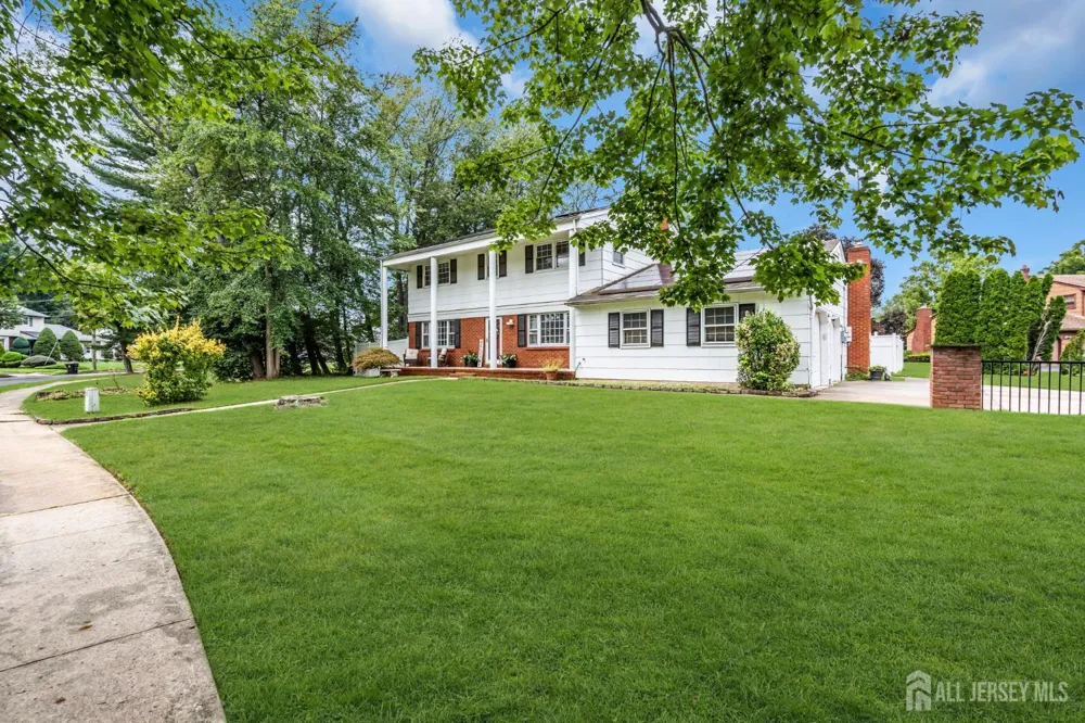 1 Macintosh Court East Brunswick, NJ 08816