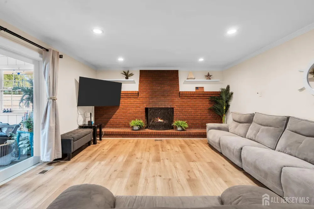 1 Macintosh Court East Brunswick, NJ 08816