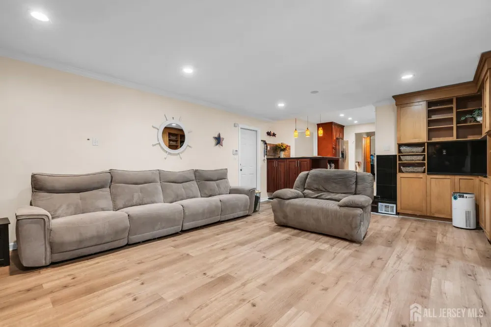 1 Macintosh Court East Brunswick, NJ 08816