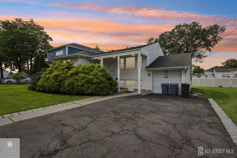 1005 Green Street