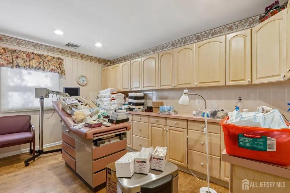 1005 Green Street Iselin, NJ 08830