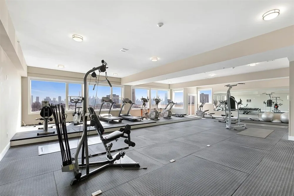 6200 HUDSON AVE West New York, NJ 07093
