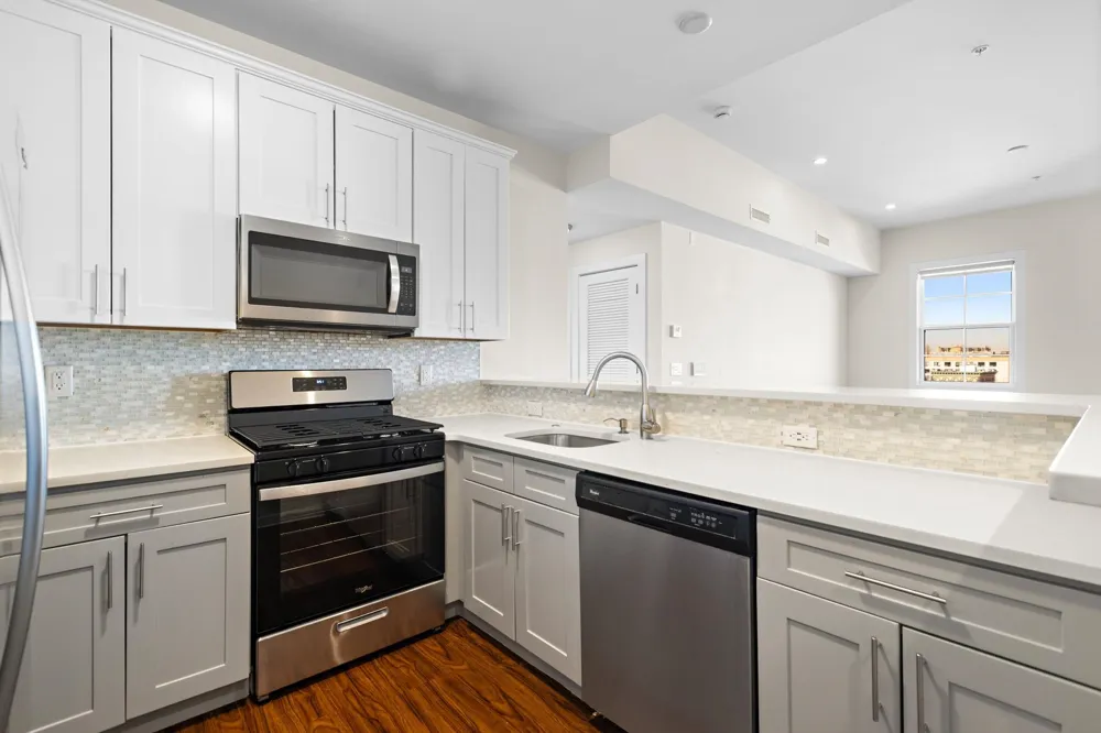6200 HUDSON AVE West New York, NJ 07093