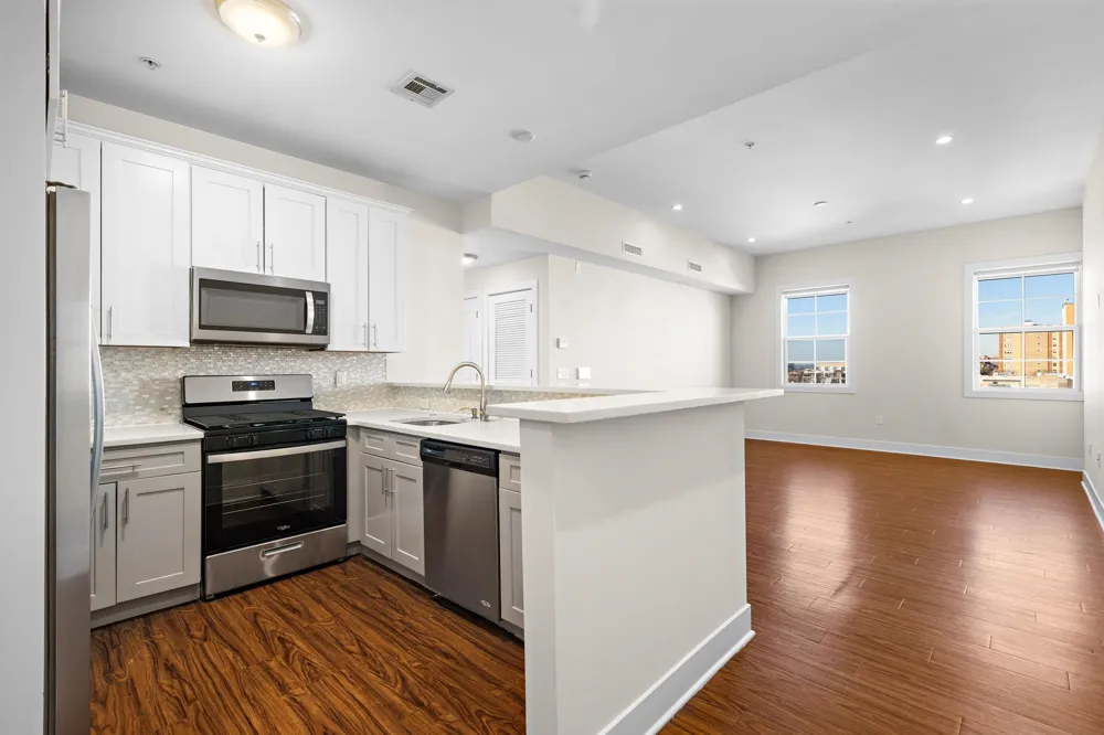 6200 HUDSON AVE West New York, NJ 07093
