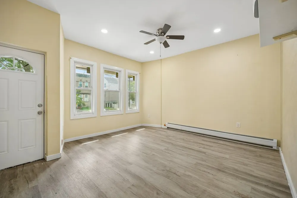 181 W 4TH ST Bayonne, NJ 07002