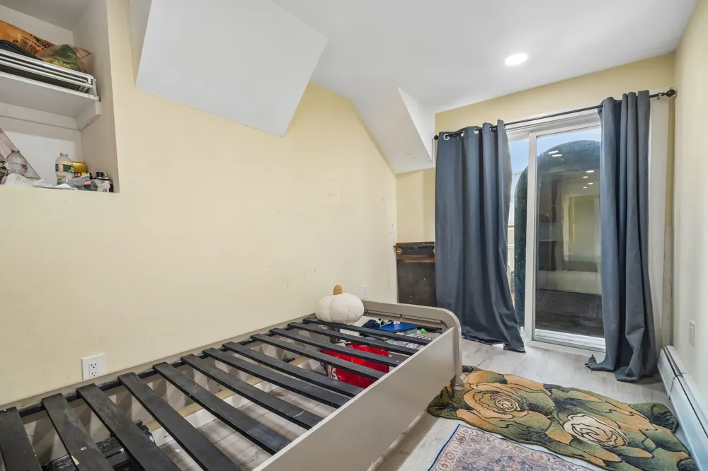 181 W 4TH ST Bayonne, NJ 07002