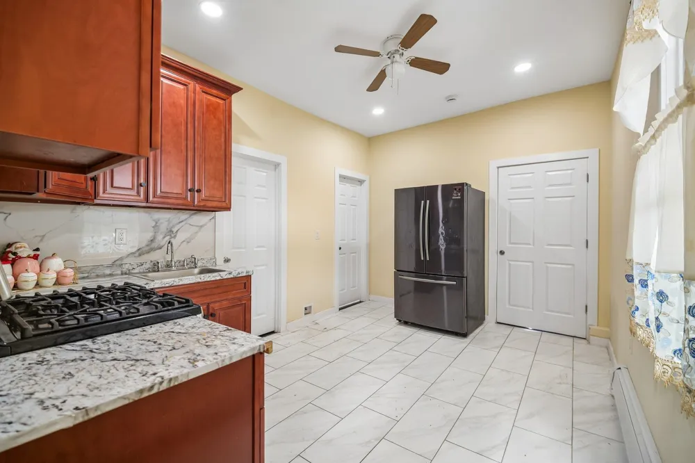 181 W 4TH ST Bayonne, NJ 07002