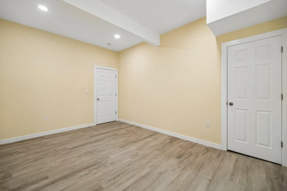 181 W 4TH ST Bayonne, NJ 07002