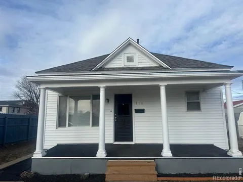 416 Douglas Street