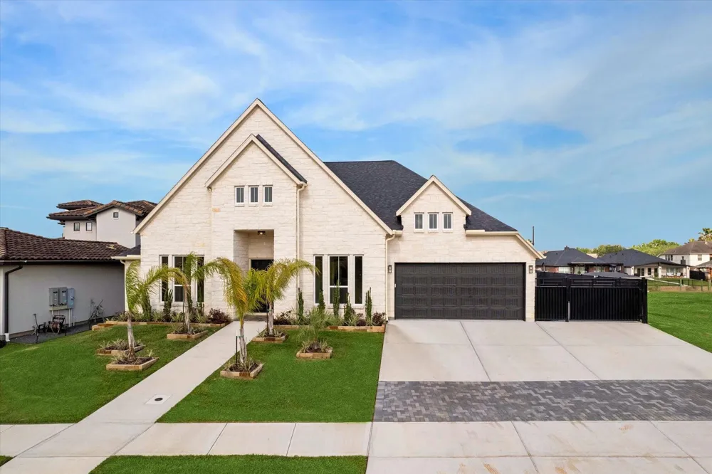 620 Appia Drive Kemah, TX 77565