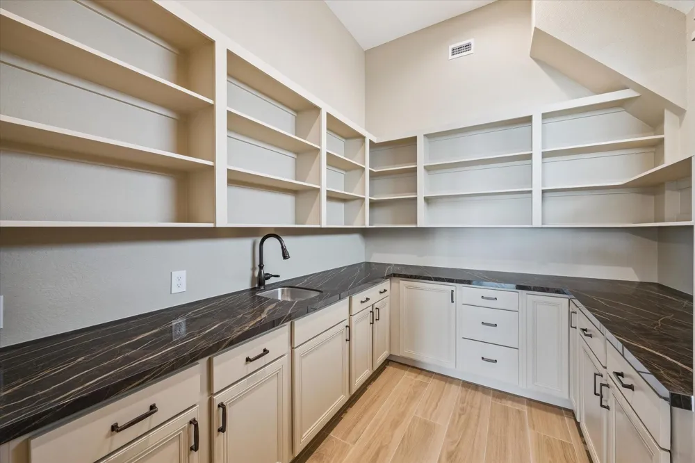 620 Appia Drive Kemah, TX 77565