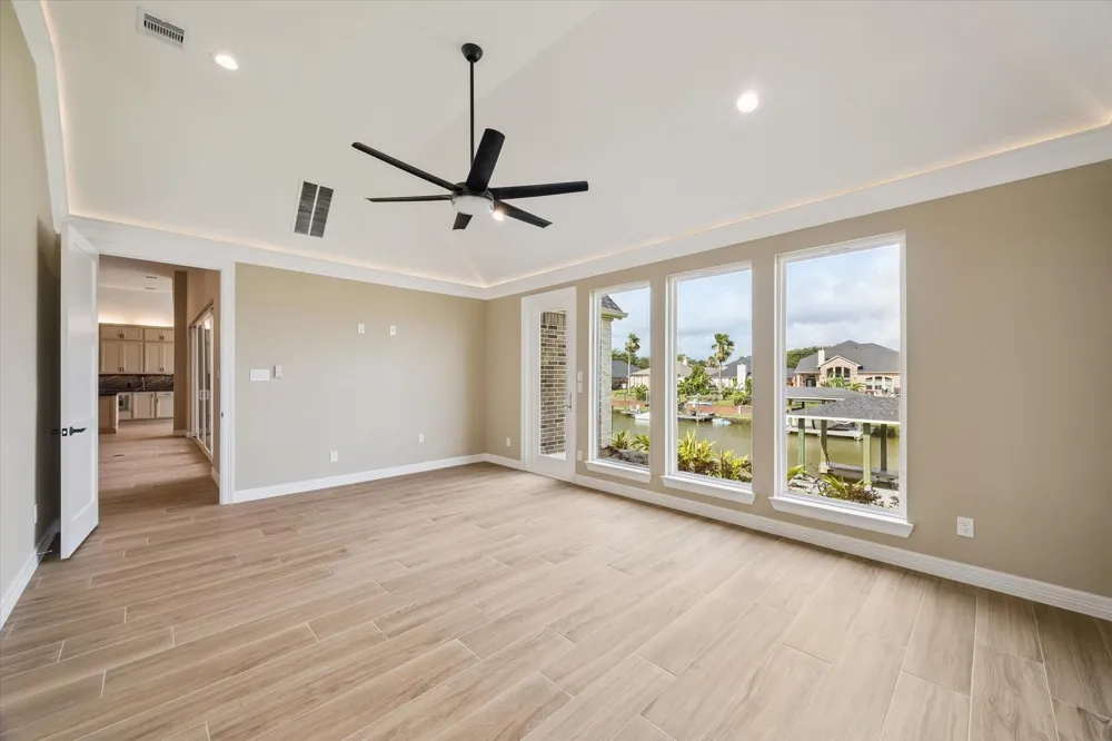 620 Appia Drive Kemah, TX 77565