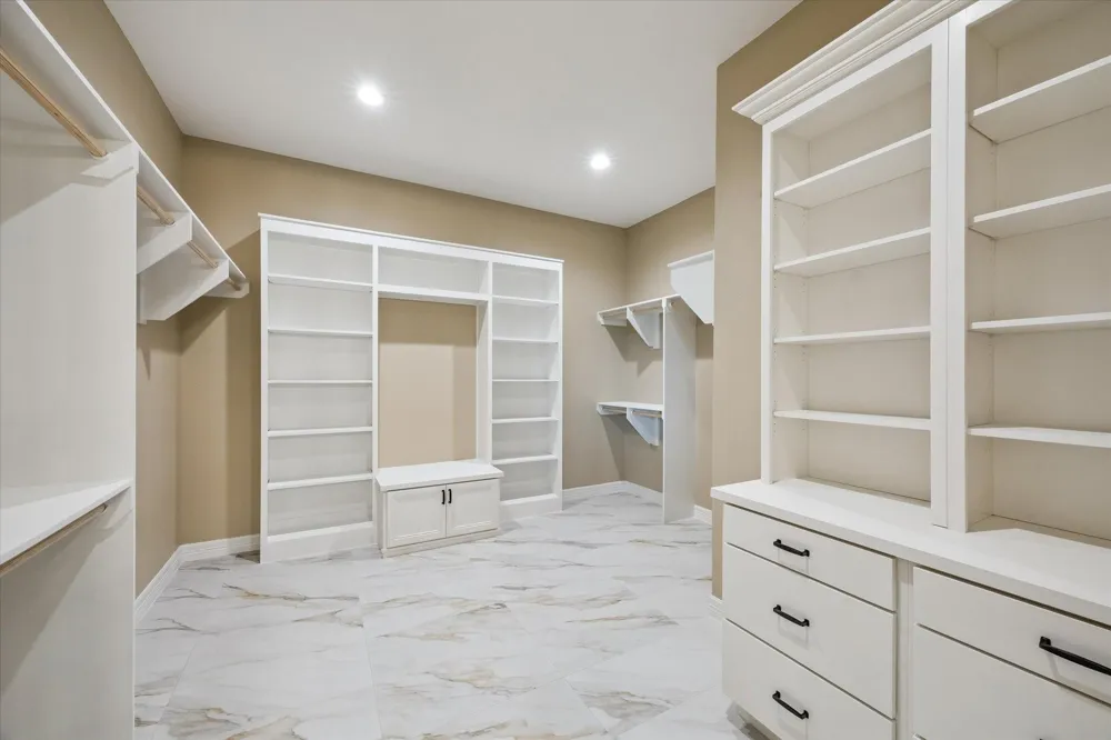 620 Appia Drive Kemah, TX 77565