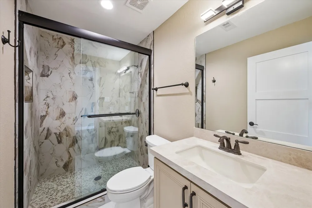 620 Appia Drive Kemah, TX 77565