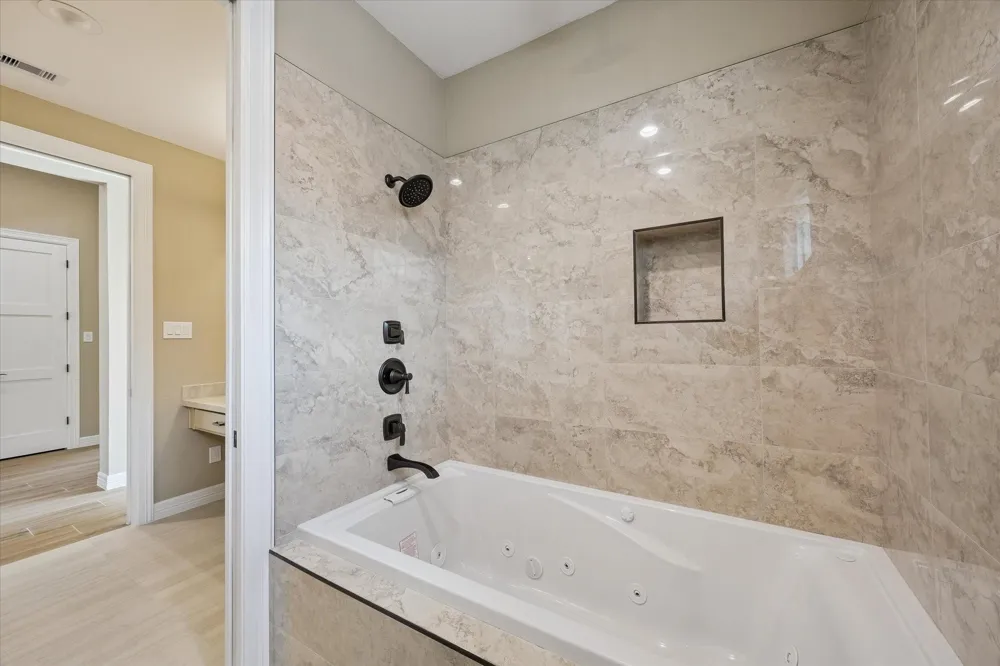 620 Appia Drive Kemah, TX 77565