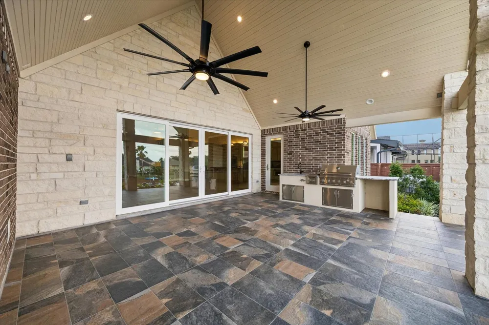 620 Appia Drive Kemah, TX 77565