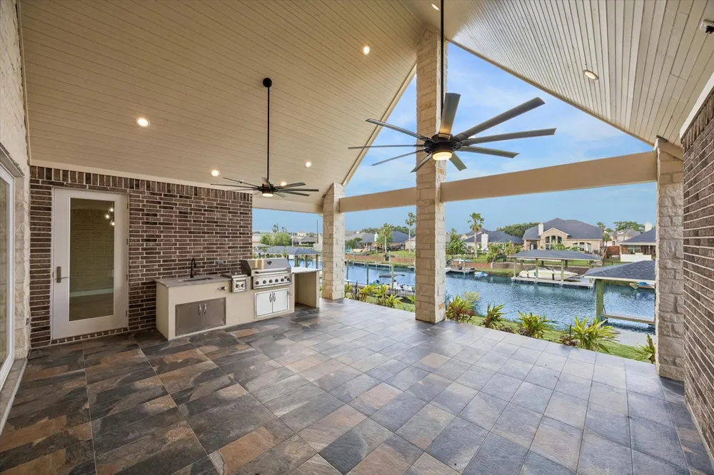 620 Appia Drive Kemah, TX 77565