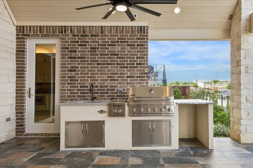 620 Appia Drive Kemah, TX 77565