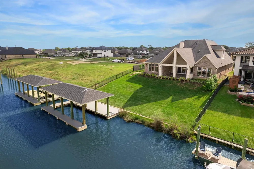 620 Appia Drive Kemah, TX 77565