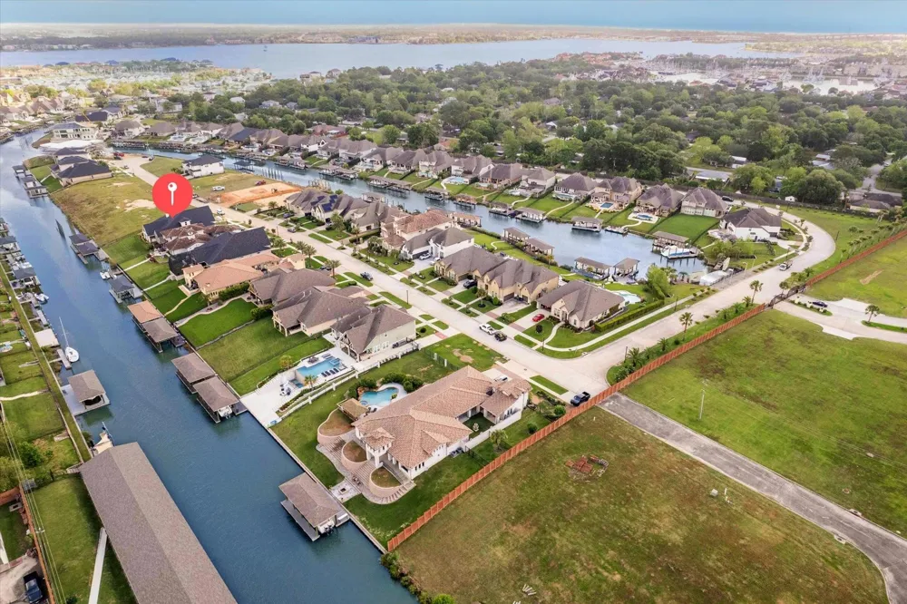 620 Appia Drive Kemah, TX 77565