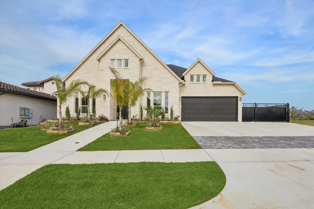620 Appia Drive Kemah, TX 77565