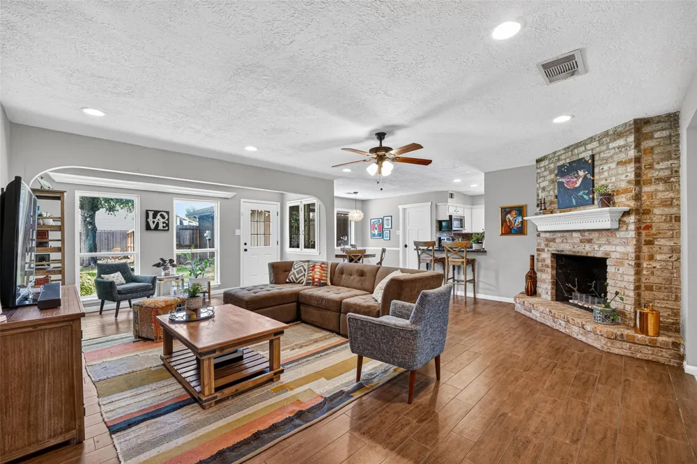 4114 Willow Hill Drive Seabrook, TX 77586