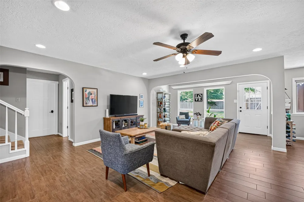 4114 Willow Hill Drive Seabrook, TX 77586