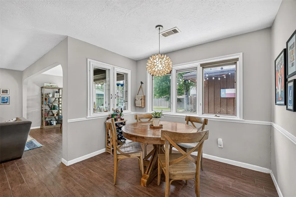4114 Willow Hill Drive Seabrook, TX 77586