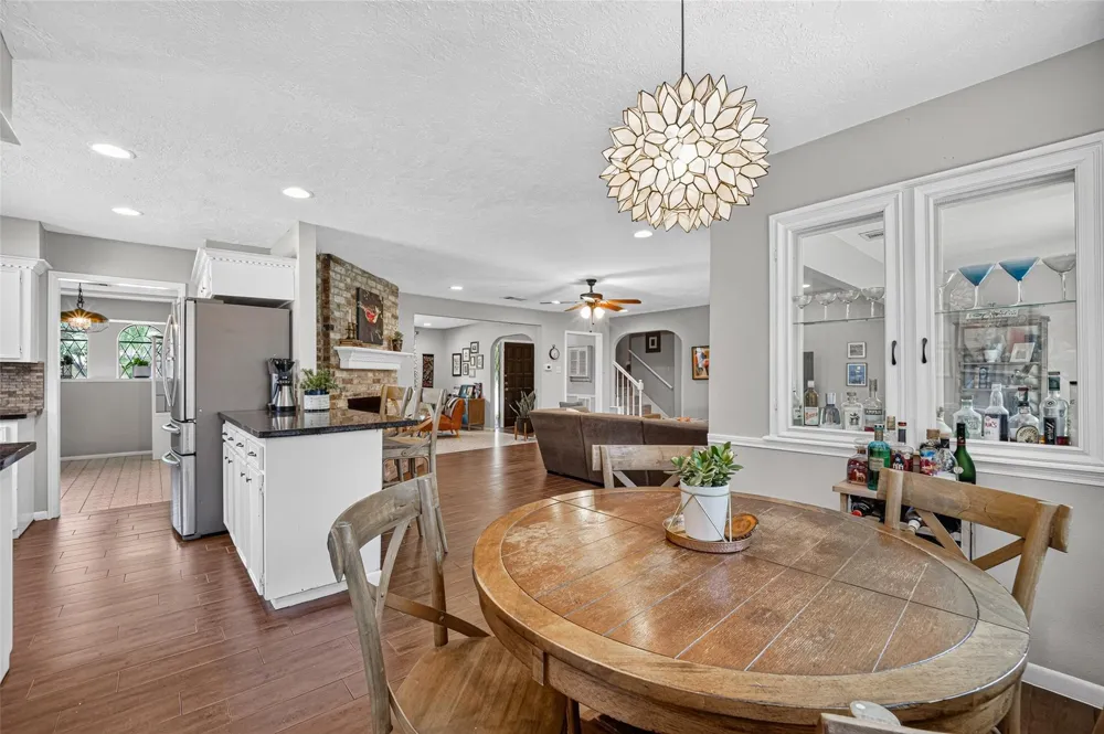 4114 Willow Hill Drive Seabrook, TX 77586