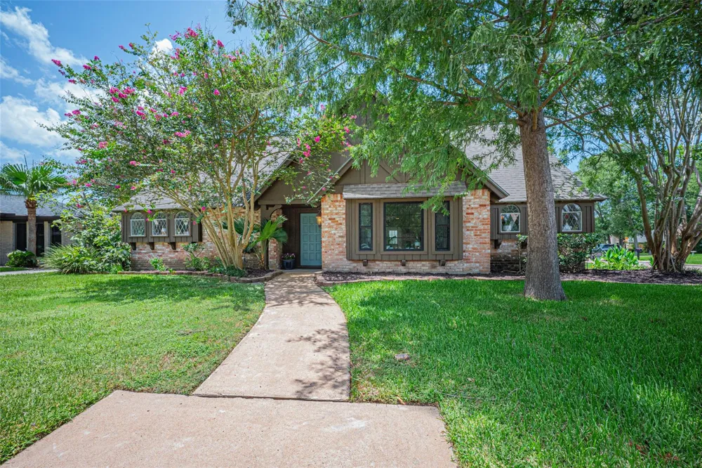 4114 Willow Hill Drive Seabrook, TX 77586