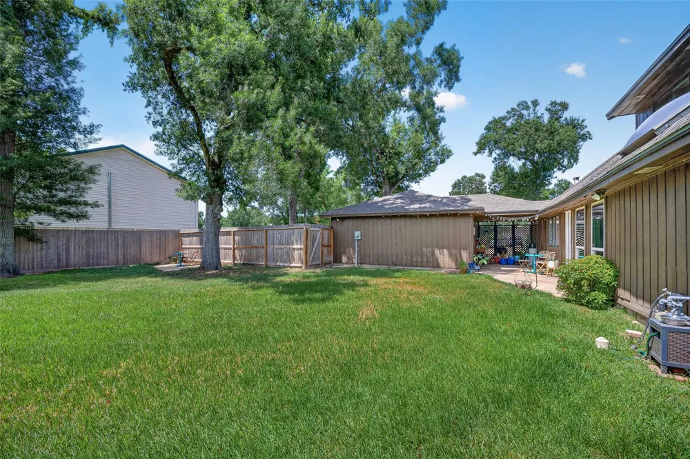4114 Willow Hill Drive Seabrook, TX 77586